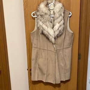 Chico’s suede fur vest Size 1 EUC